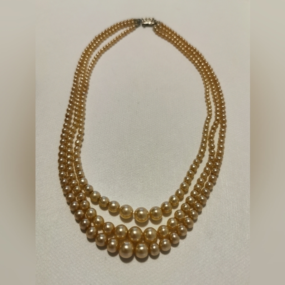 Vintage Faux pearl  necklace w sterling clasp